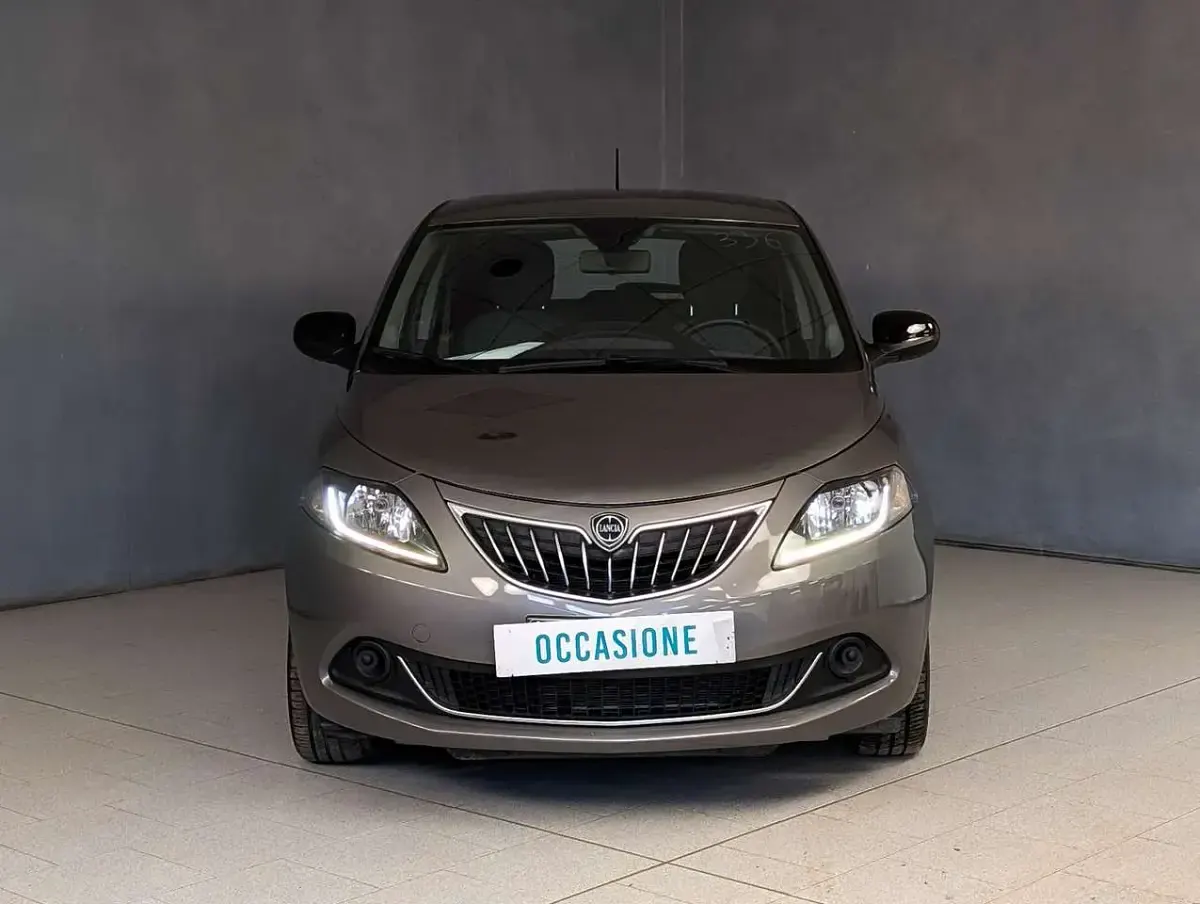 Usata Lancia Ypsilon Silver 70 CV (51 kW) 2023 Grigio Utilitaria