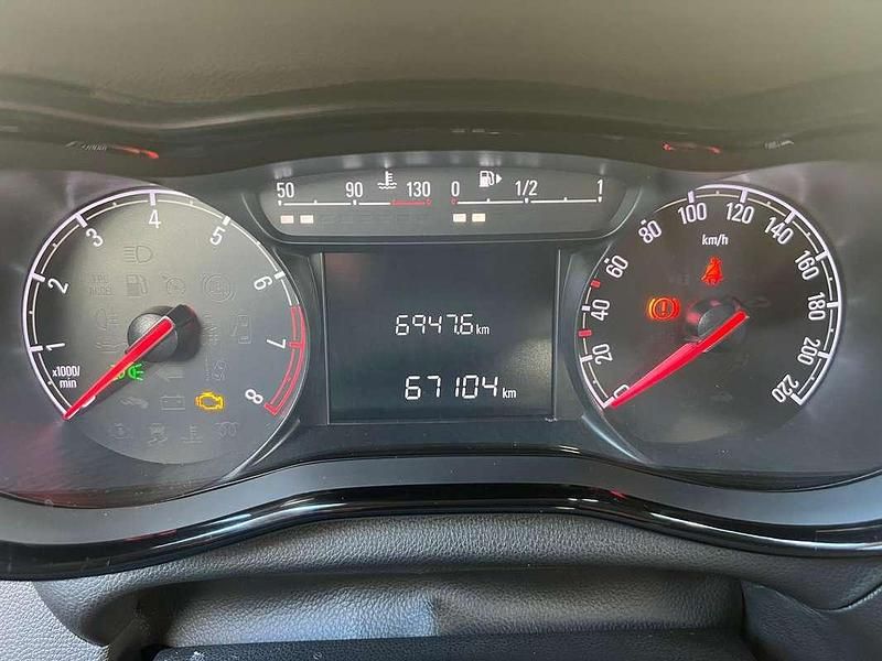 Usata Opel Karl Rocks 73 CV (53 kW) 2018 Verde Utilitaria