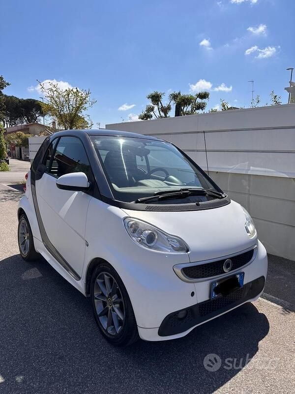 Usata 2013 Smart ForTwo Coupé Utilitaria | 6800 € (Cara) - Immagine 1/4