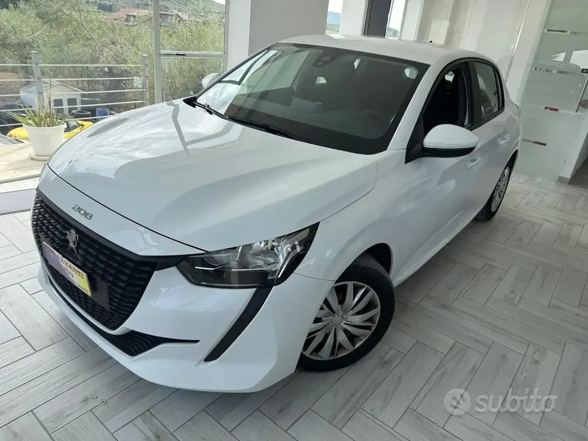 Usata Peugeot 208 Allure 102 CV (75 kW) 2022 Bianco Utilitaria