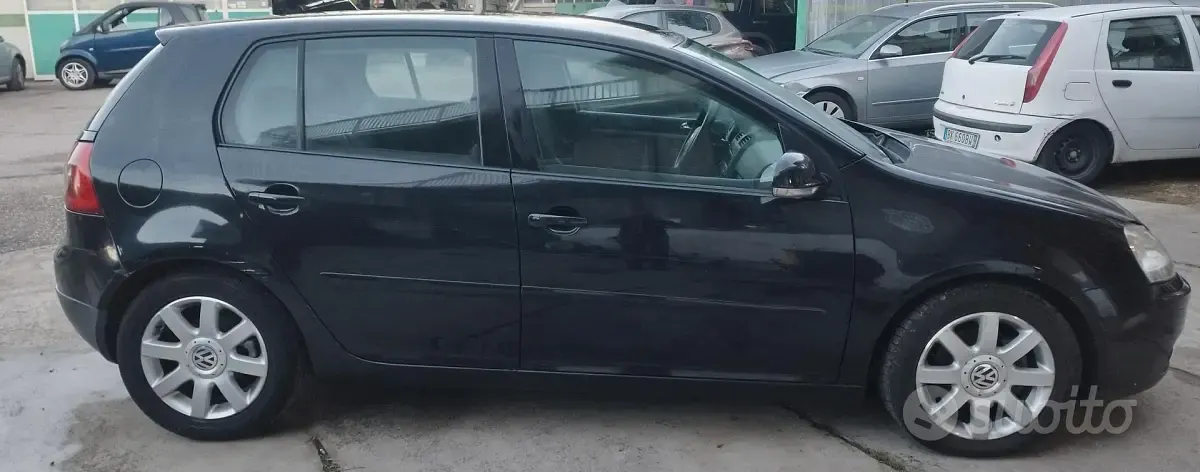Usata VW Golf IV 140 CV (102 kW) 2004 Nero Berlina