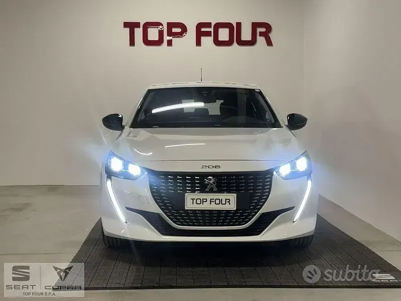 Usata Peugeot 208 Active 101 CV (74 kW) 2022 Bianco Utilitaria
