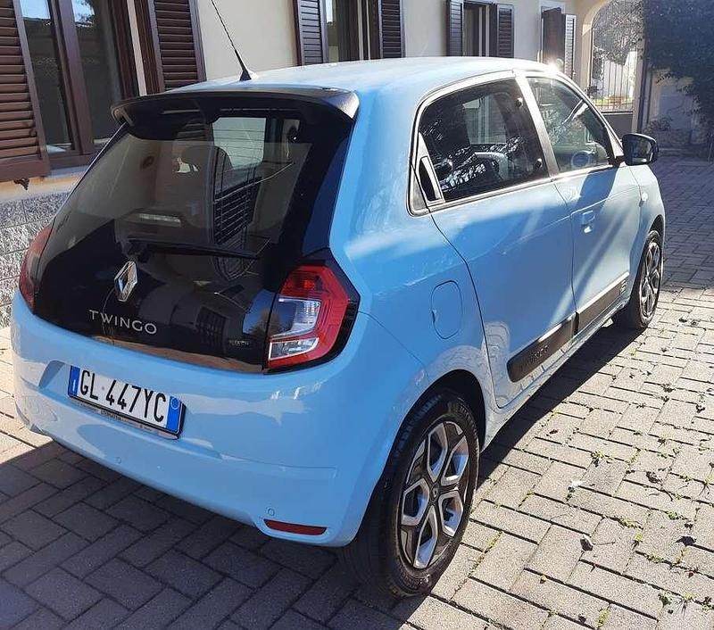 Usata Renault Twingo Equilibre 30 kW (42 CV) 2022 Blu/azzurro Utilitaria