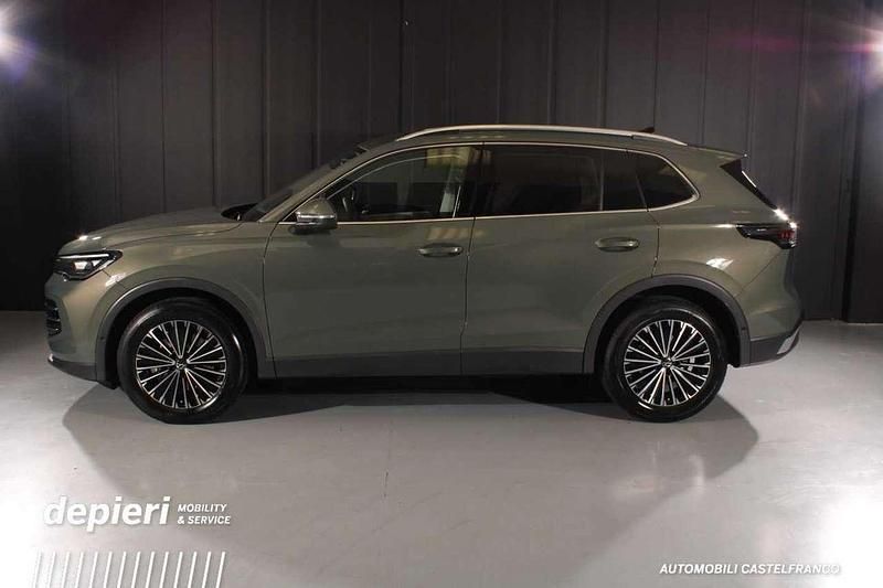 Usata VW Tiguan Elegance 150 CV (110 kW) 2025 Verde SUV