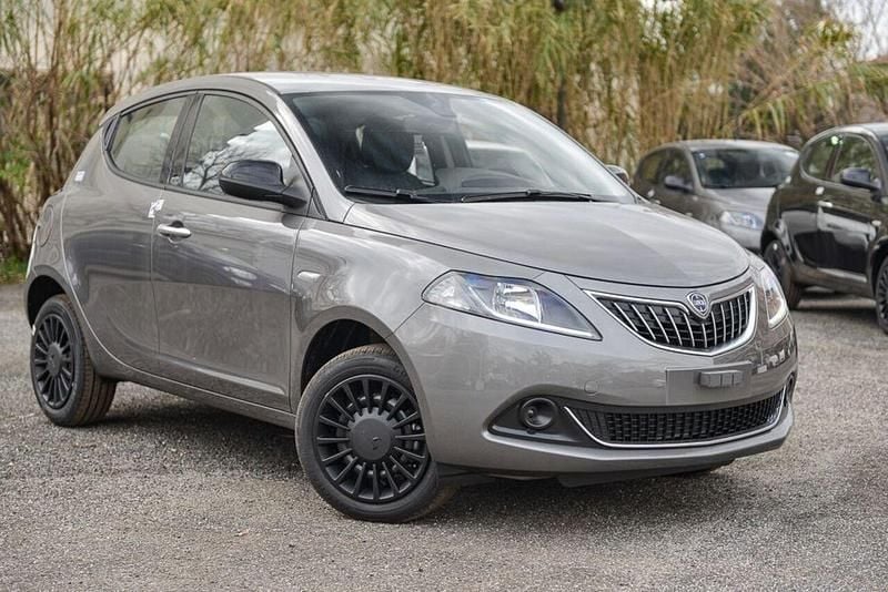 Usata Lancia Ypsilon S 70 CV (51 kW) 2023 Grigio Utilitaria