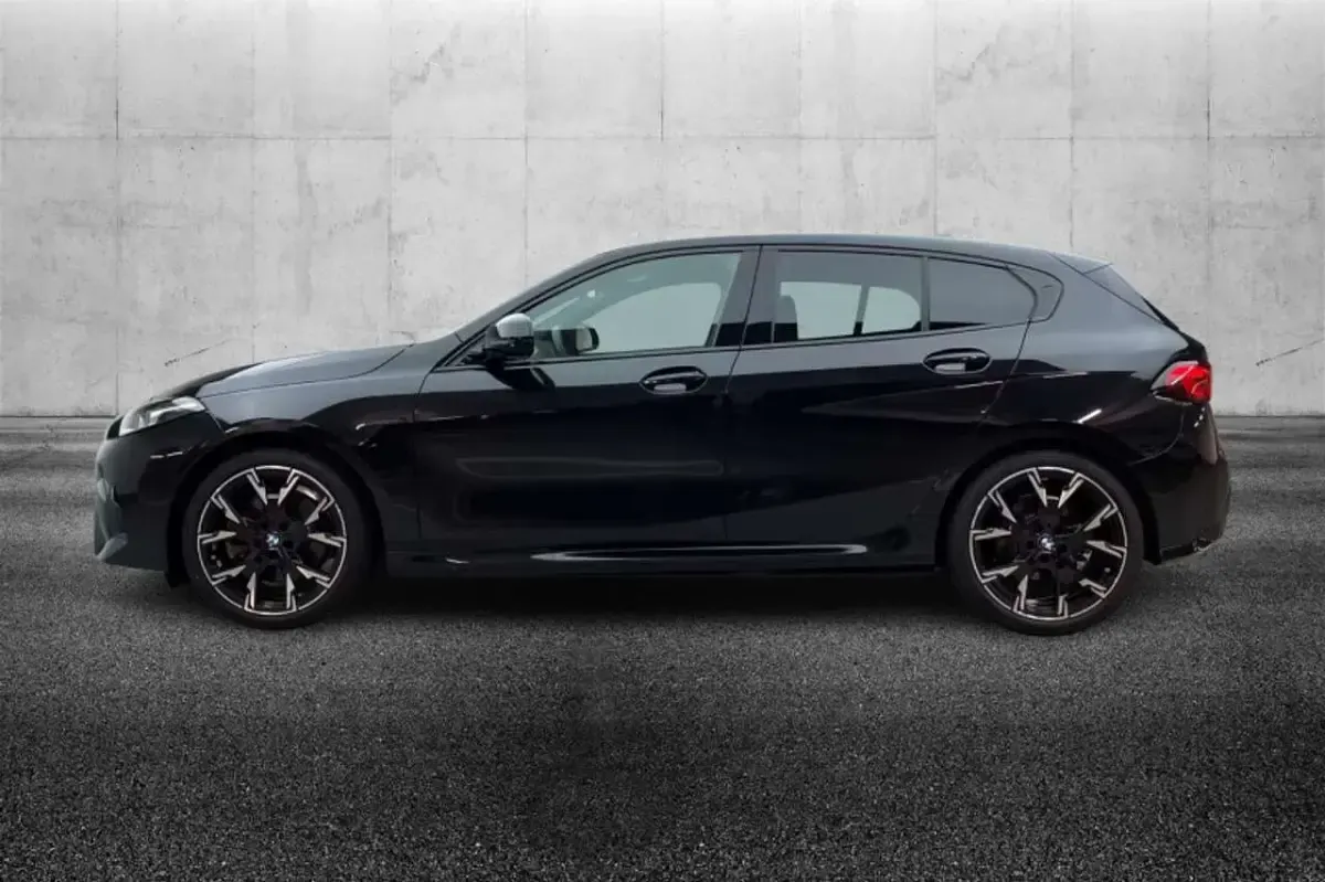 Usata BMW 123 M Sport 204 CV (150 kW) 2025 Nero Utilitaria