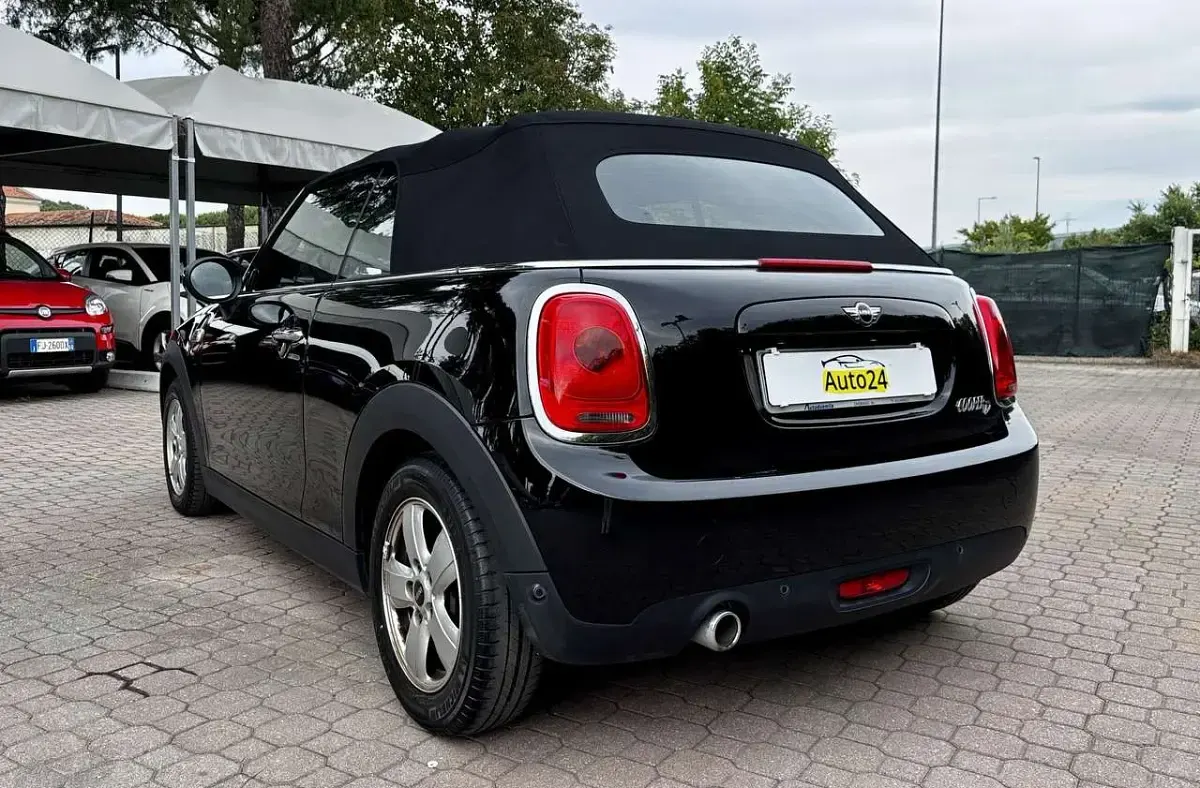 Usata Mini Cooper D Cabriolet 116 CV (85 kW) 2018 Nero Cabrio