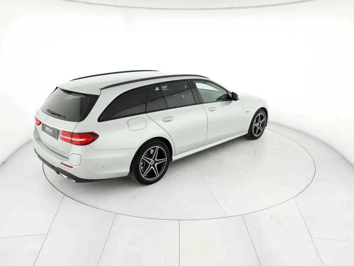 Usata Mercedes E300 Premium 194 CV (142 kW) 2020 Argento Station wagon