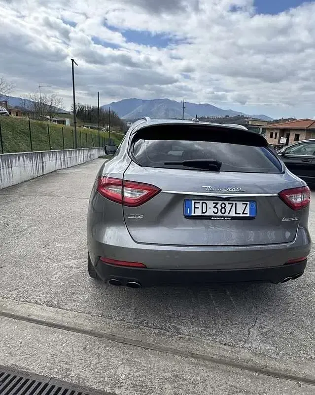 Usata Maserati Levante 430 CV (316 kW) 2016 Grigio SUV