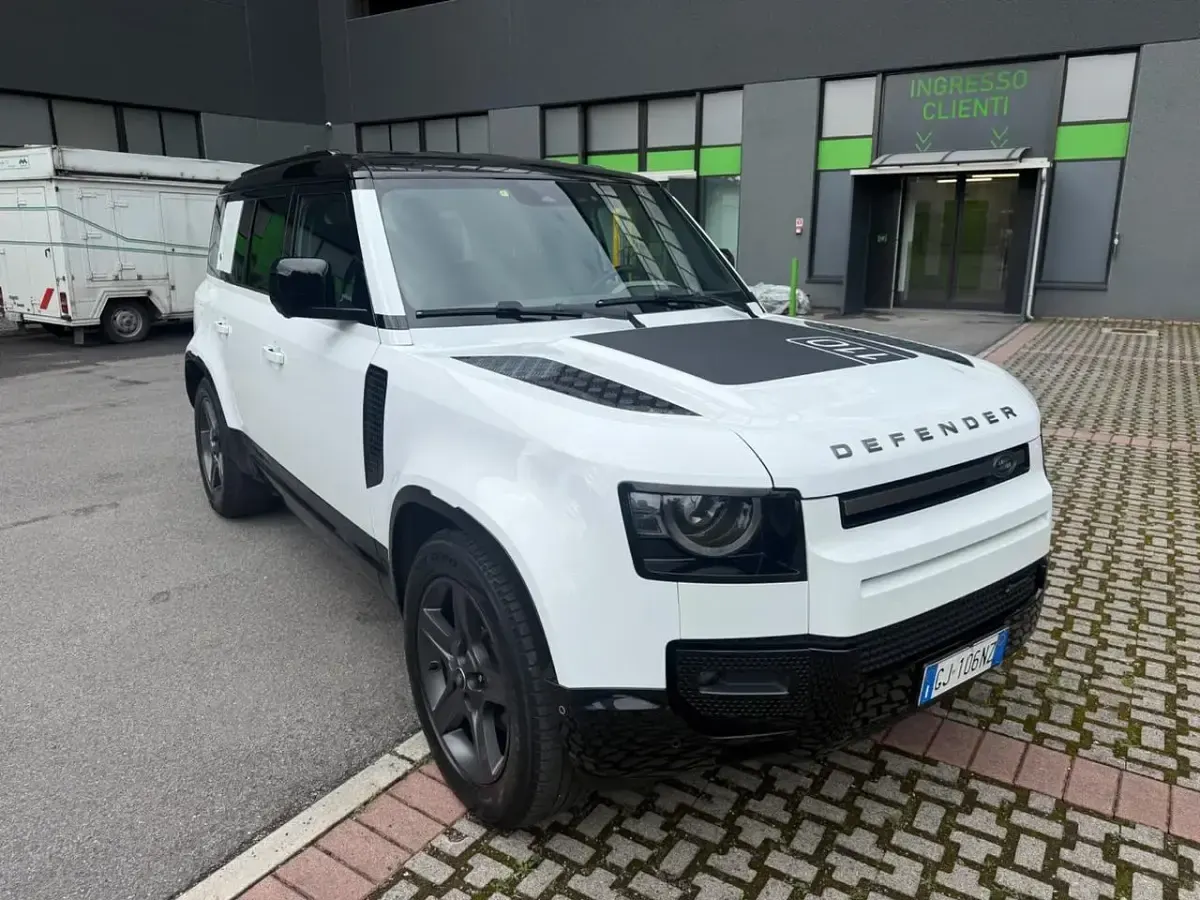 Usata Land Rover Defender HSE Dynamic 248 CV (182 kW) 2022 Bianco SUV