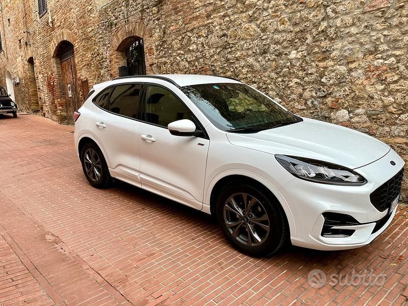 Usata Ford Kuga ST-Line 150 CV (110 kW) 2023 Bianco SUV