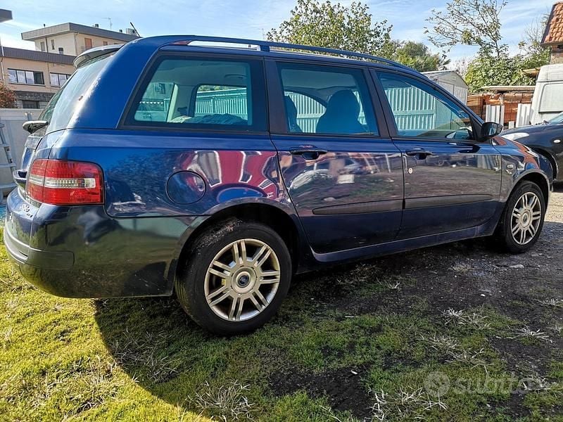 Usata Fiat Stilo 2005 Blu Station wagon