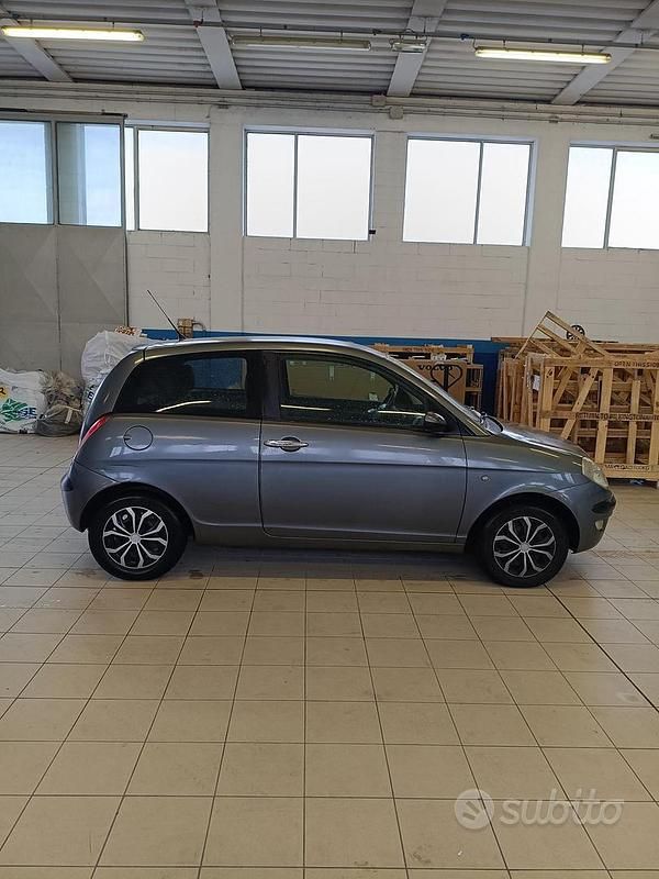 Usata Lancia Ypsilon 70 CV (51 kW) 2005 Utilitaria