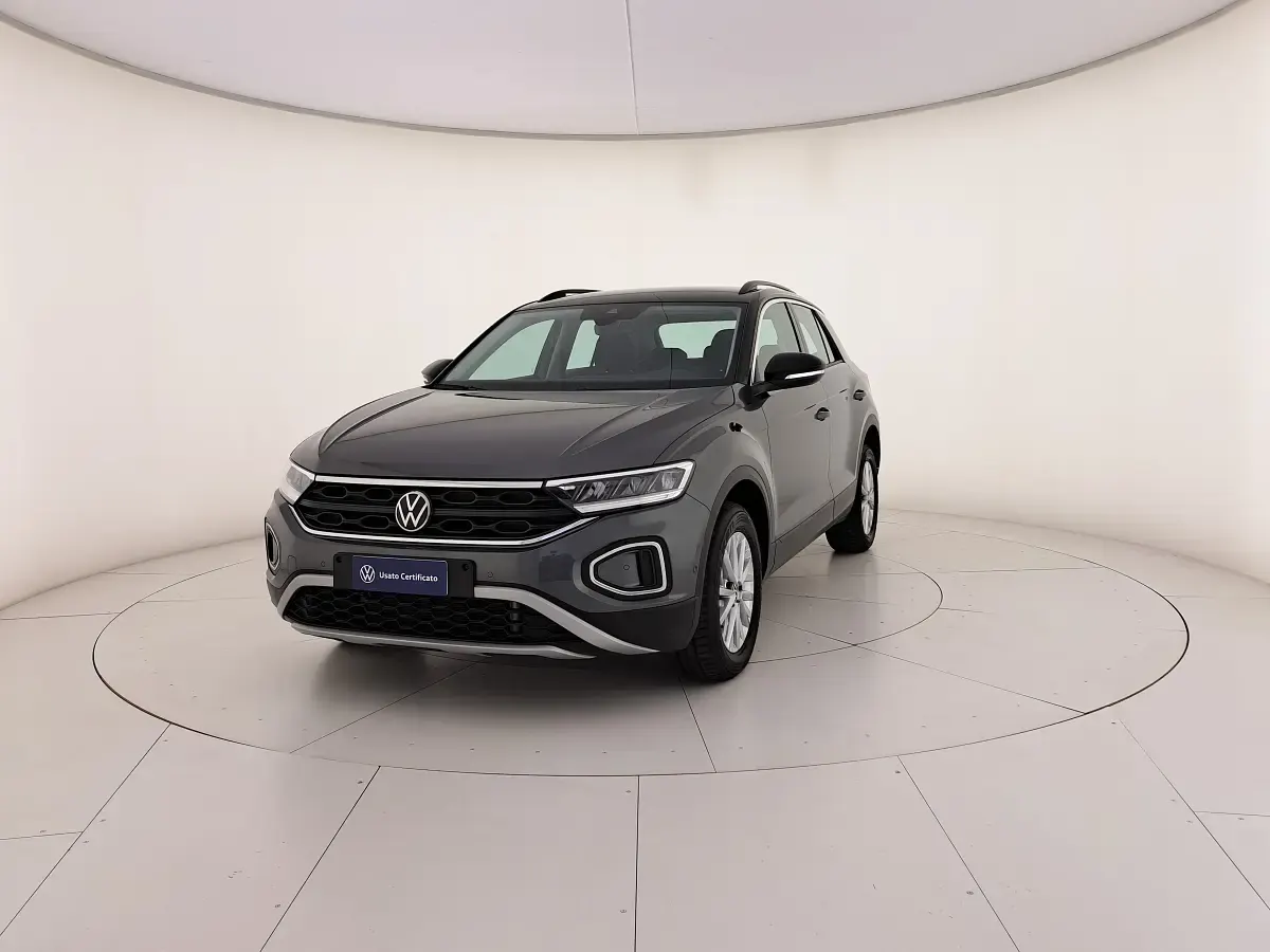 Usata VW T-Roc Life 116 CV (85 kW) 2025 Indium grey metallizzato nero SUV
