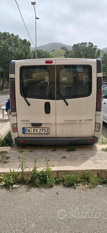 Usata Opel Vivaro 82 CV (60 kW) 2004 Monovolume