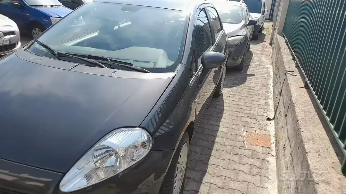 Usata Fiat Grande Punto Active 77 CV (56 kW) 2009 Grigio Utilitaria
