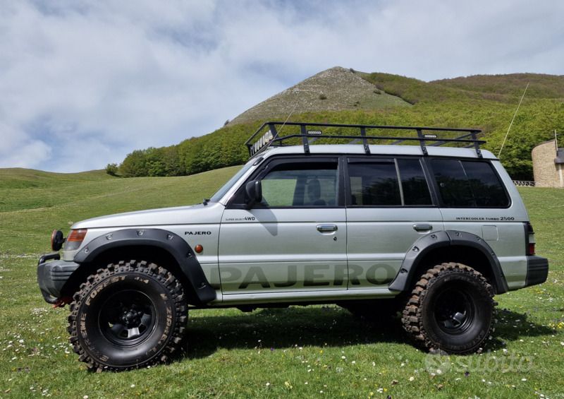 Usata Mitsubishi Pajero 100 CV (73 kW) 1998 Grigio SUV