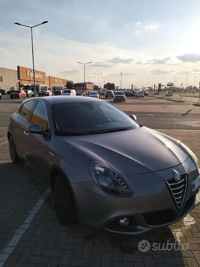 Usata Alfa Romeo Giulietta Progression 105 CV (77 kW) 2013 Grigio Utilitaria