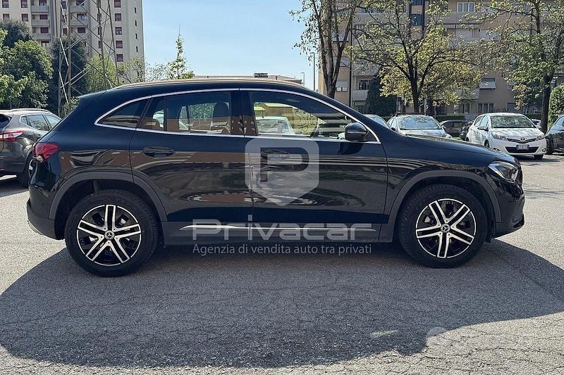 Usata Mercedes GLA180 116 CV (85 kW) 2020 Nero SUV