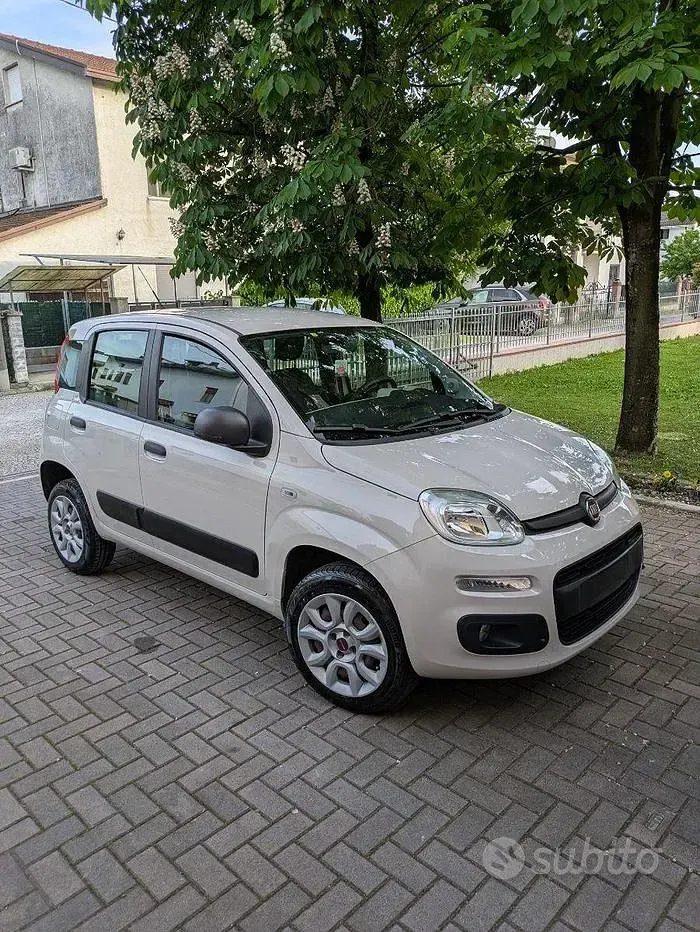 Usata Fiat Panda Easy 85 CV (62 kW) 2015 Utilitaria