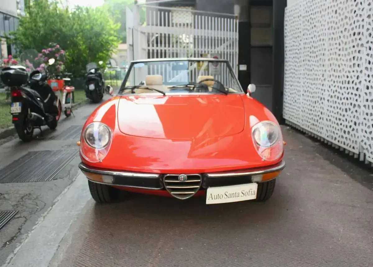 Usata Alfa Romeo Spider 128 CV (94 kW) 1984 Rosso Cabrio