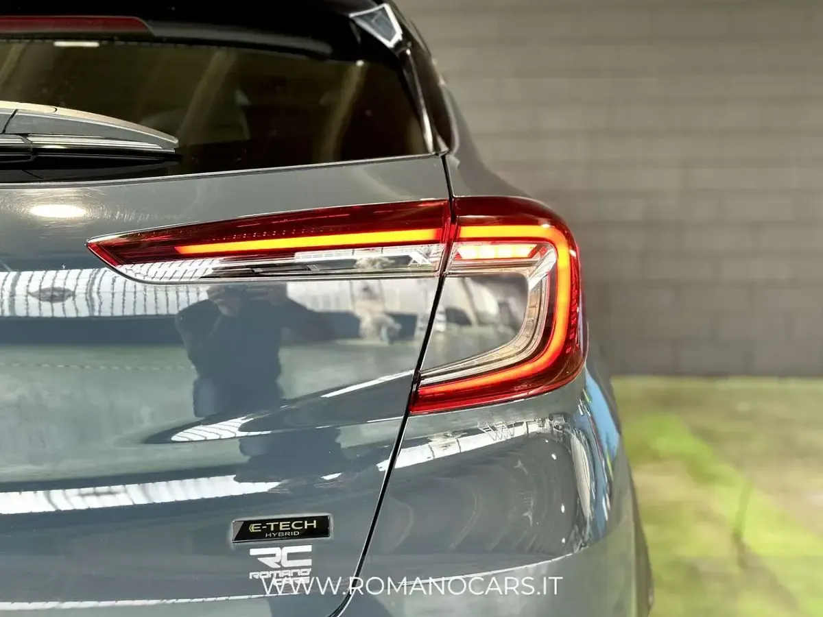 Usata Renault Captur Techno 90 CV (66 kW) 2023 Grigio SUV