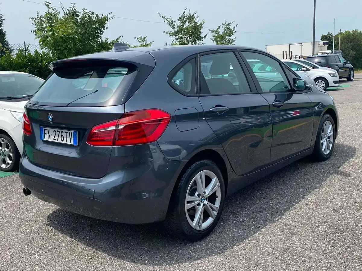 Usata BMW 216 Active Tourer Luxury Line 116 CV (85 kW) 2018 Grigio Monovolume