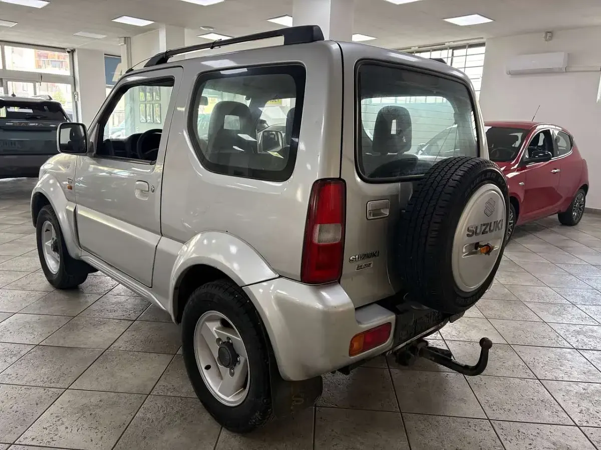 Usata Suzuki Jimny 80 CV (58 kW) 2002 Argento SUV