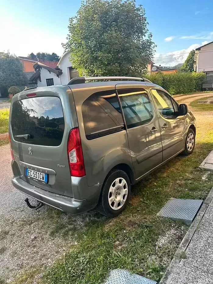 Usata Peugeot Partner 109 CV (80 kW) 2010 Verde Monovolume