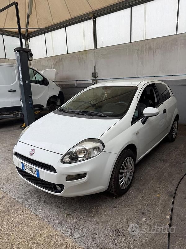 Usata Fiat Punto Evo Dynamic 77 CV (56 kW) 2012 Bianco Utilitaria