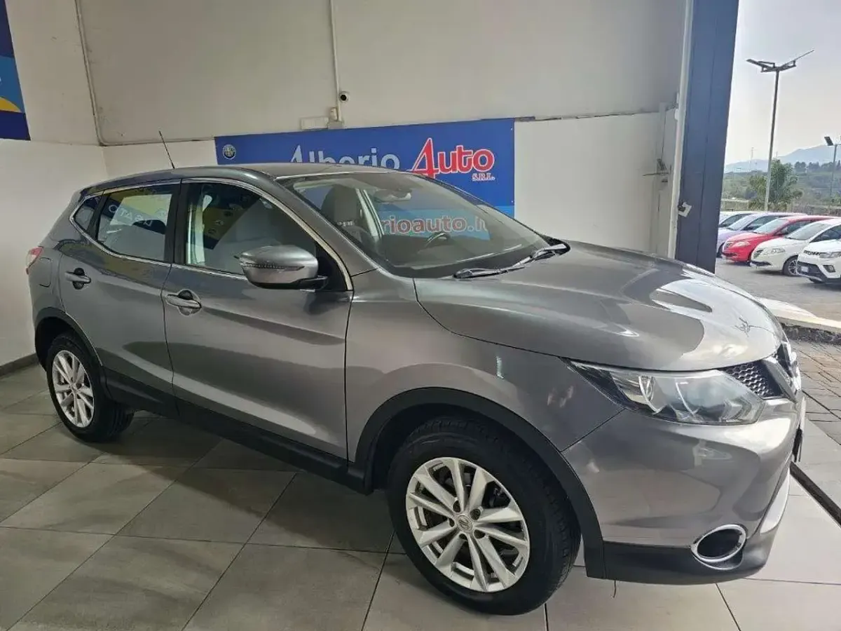 Gebraucht Nissan Qashqai Acenta Premium 131 PS (96 kW) 2016 Grau SUV