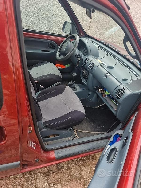 Usata Renault Kangoo 75 CV (55 kW) 1999 Rosso Monovolume