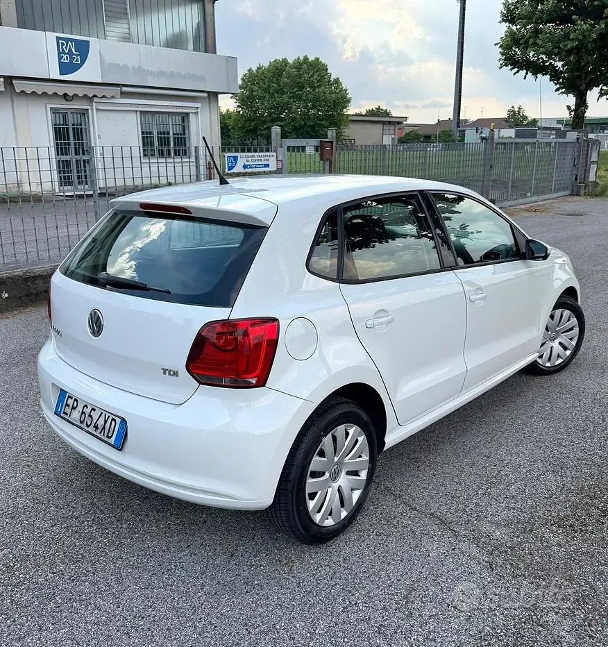 Usata VW Polo Comfortline 75 CV (55 kW) 2013 Bianco Utilitaria