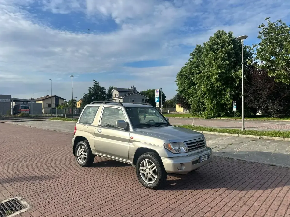 Usata Mitsubishi Pajero 114 CV (83 kW) 2003 Grigio SUV