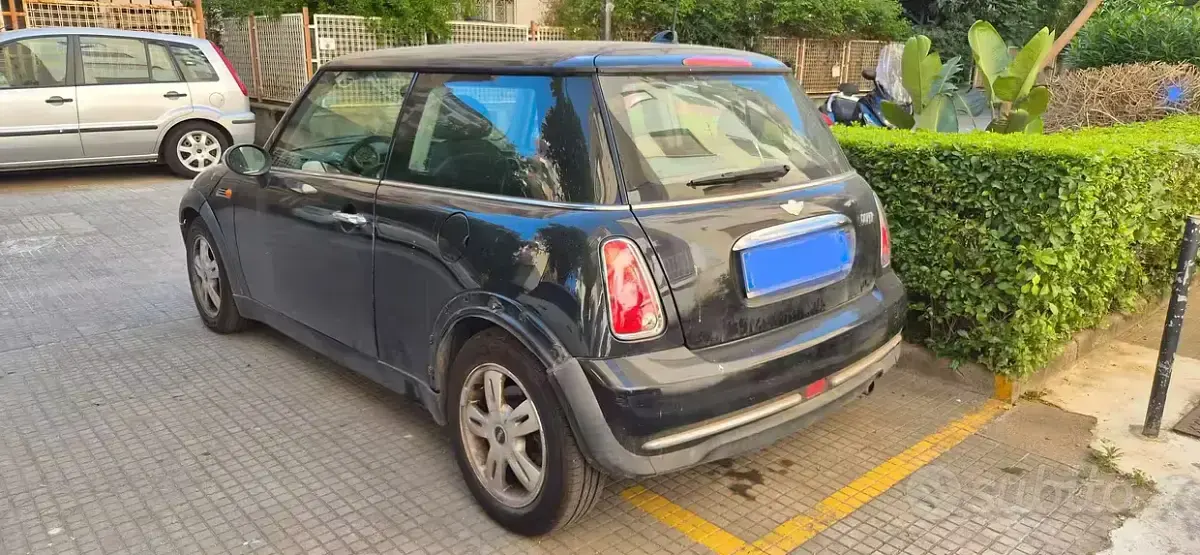 Usata Mini Cooper 116 CV (85 kW) 2005 Nero Utilitaria
