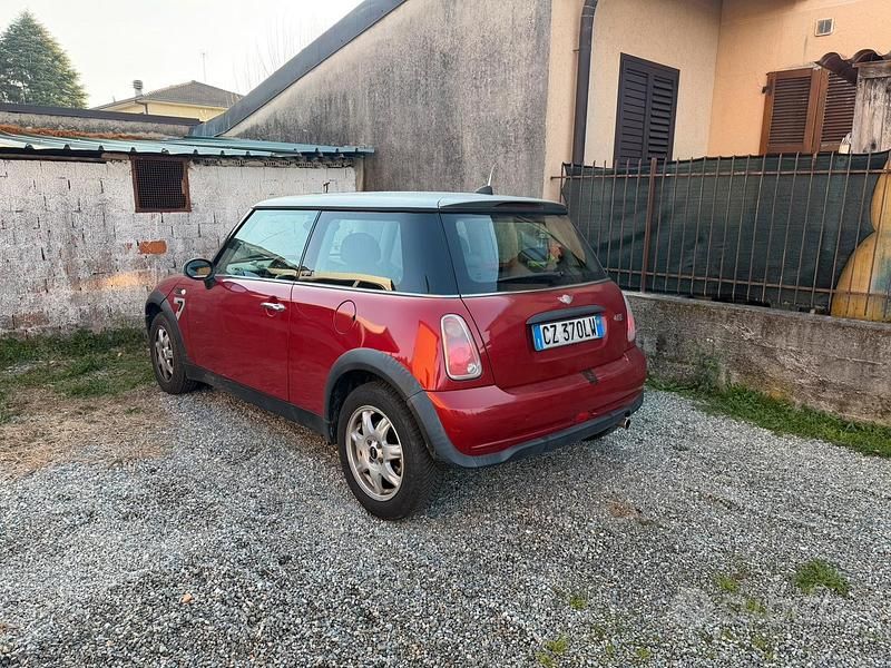 Usata Mini ONE 90 CV (66 kW) 2006 Rosso Utilitaria