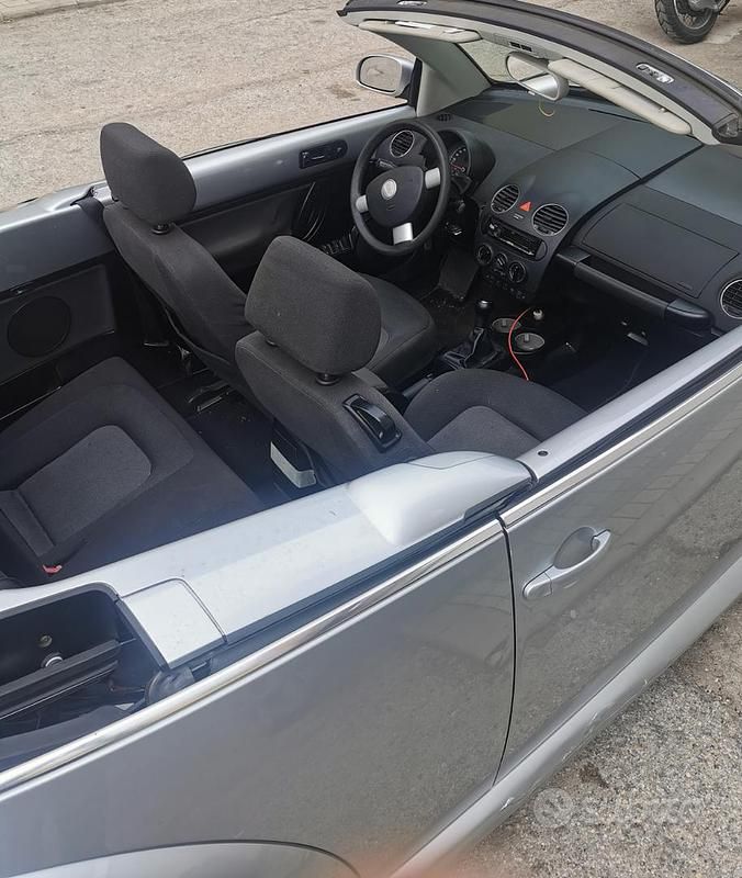 Usata VW New Beetle 105 CV (77 kW) 2006 Grigio Utilitaria