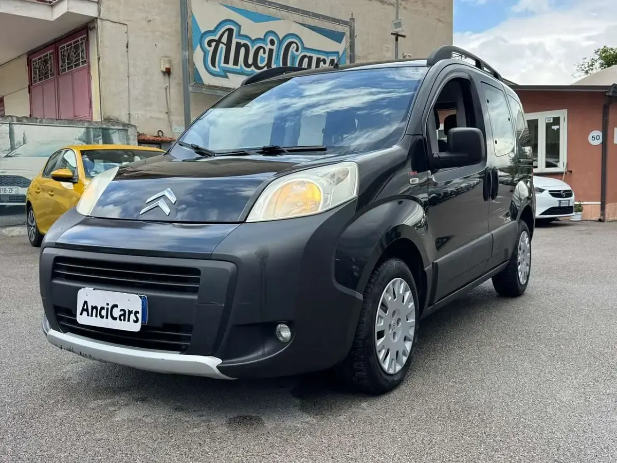 Usata Citroën Nemo XTR 75 CV (55 kW) 2011 Nero Monovolume