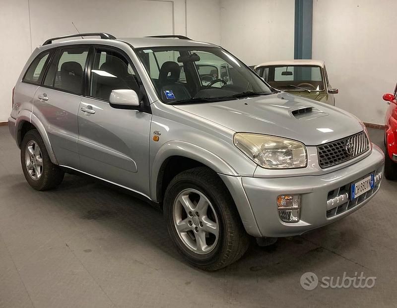 Usata Toyota RAV4 116 CV (85 kW) 2003 Grigio SUV