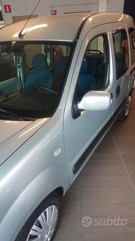 Usato 2007 Renault Kangoo 1.1 Benzin 75 CV (4.200 €)