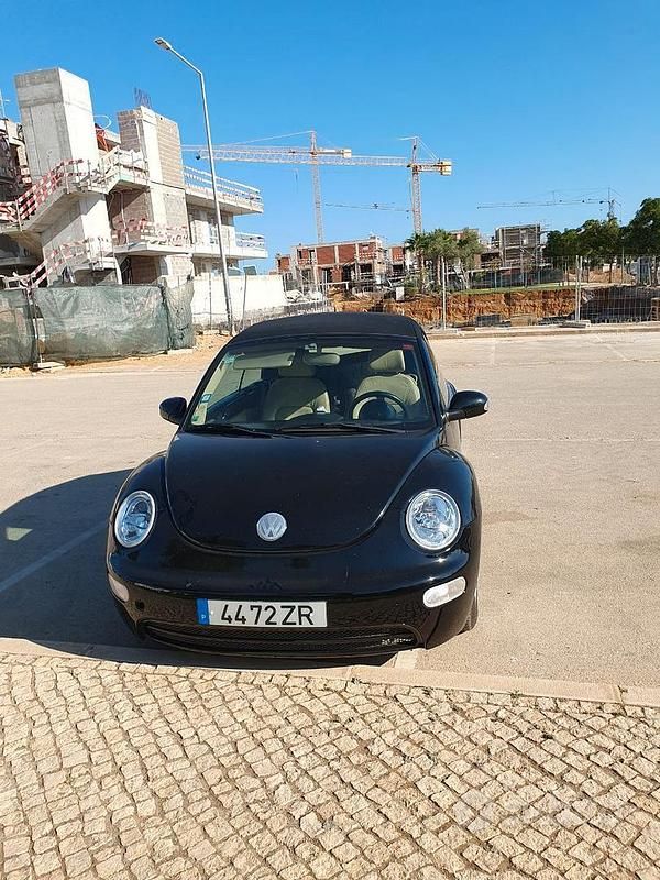 Usata VW New Beetle 75 CV (55 kW) 2005 Nero Utilitaria