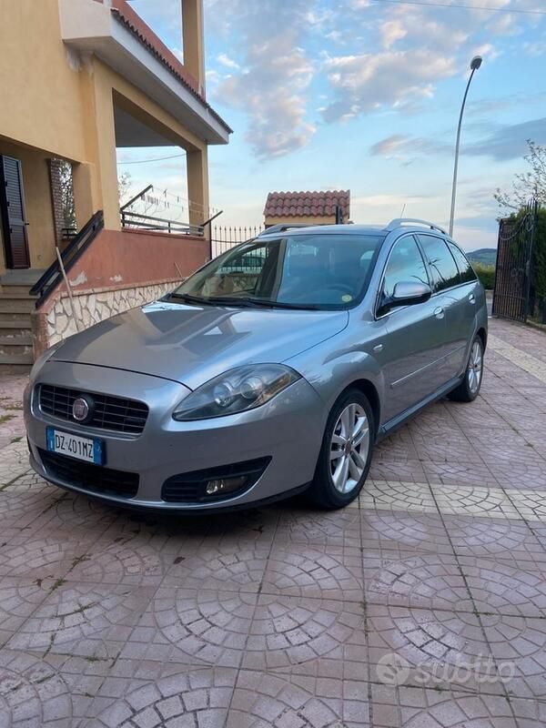 Usata Fiat Croma Dynamic 150 CV (110 kW) 2010 Grigio Station wagon