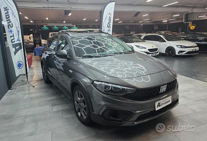 Usata Fiat Tipo Cross 101 CV (74 kW) 2021 Grigio Berlina