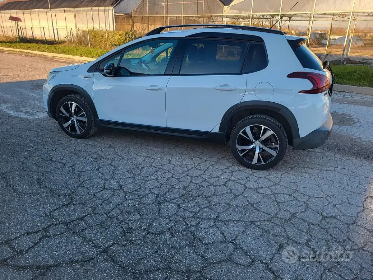 Usata Peugeot 2008 110 CV (80 kW) 2017 Bianco SUV