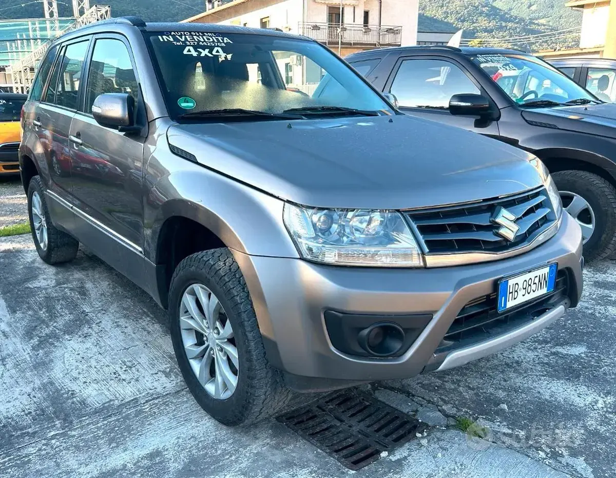 Usata Suzuki Grand Vitara 129 CV (94 kW) 2013 Grigio SUV
