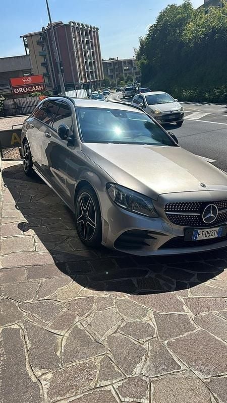 Usata Mercedes C220 AMG 194 CV (142 kW) 2019 Grigio Station wagon