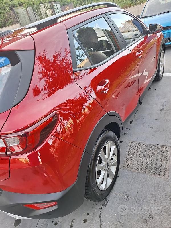 Usata Kia Stonic 84 CV (61 kW) 2022 Rosso SUV