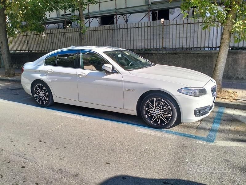 Usata BMW 520 Luxury Line 190 CV (139 kW) 2016 Bianco Berlina