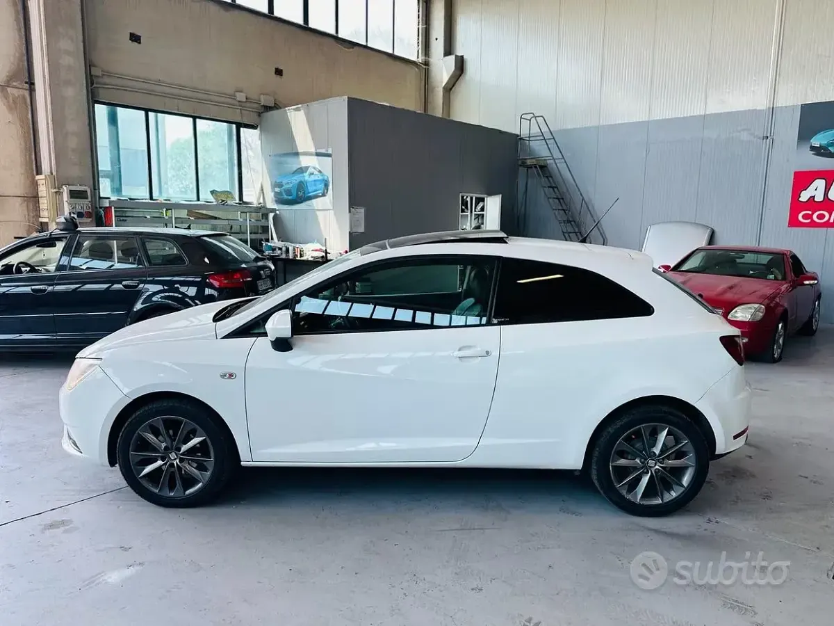 Usata Seat Ibiza I-Tech 69 CV (50 kW) 2015 Bianco Coupé