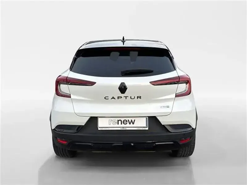 Second-hand Renault Captur Initiale 160 CP (117 kW) 2022 Alb SUV